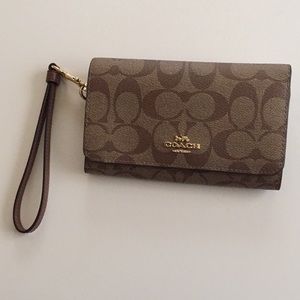 NWOT Coach wristlet